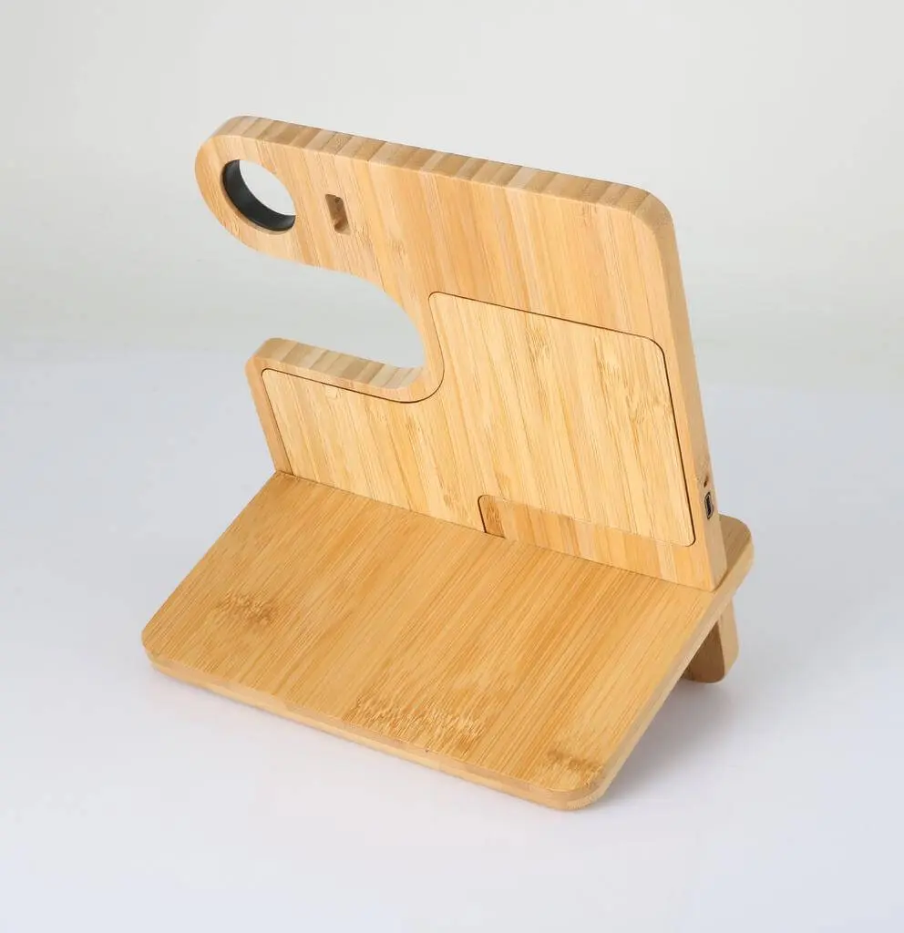 TRABEN - eco-neutral 3-in-1 Bamboo 10W Simulaneous Charging Station (2).webp
